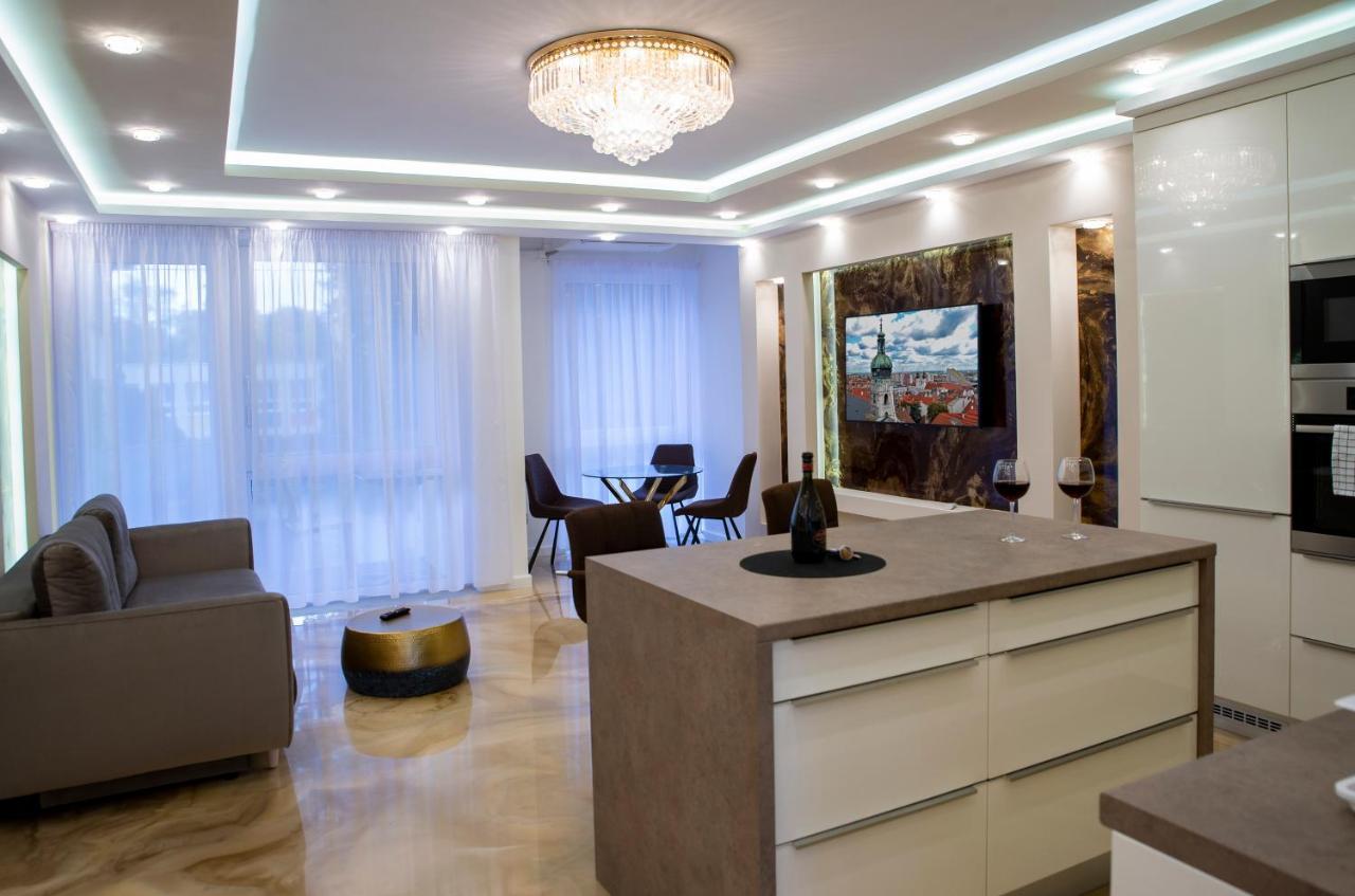 Dream Apartman 2 With Free Parking Gyor Ngoại thất bức ảnh